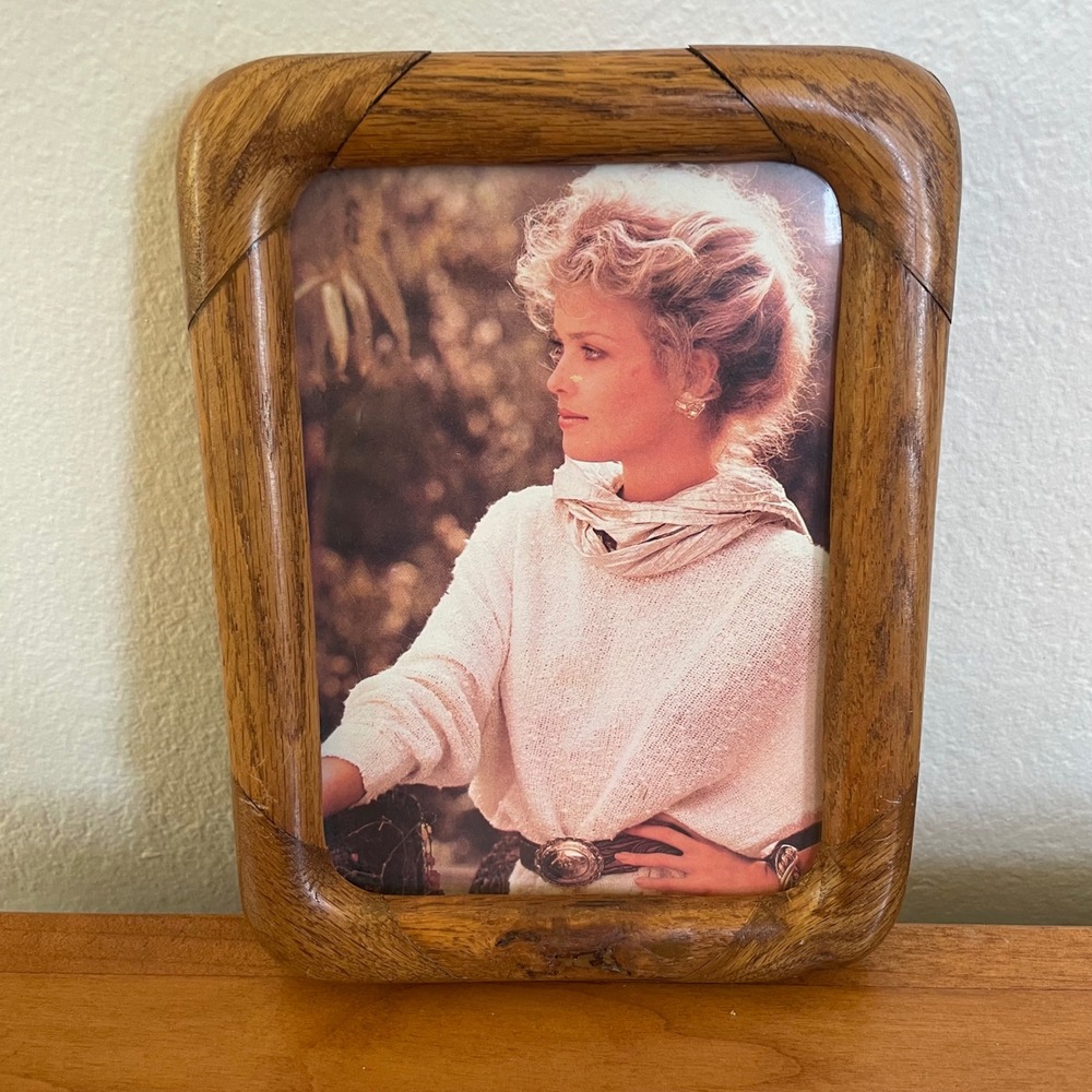 Solid Oak Photo Frame Vintage 80s Picture (4.5 x 6.5") Rounded Corners READ